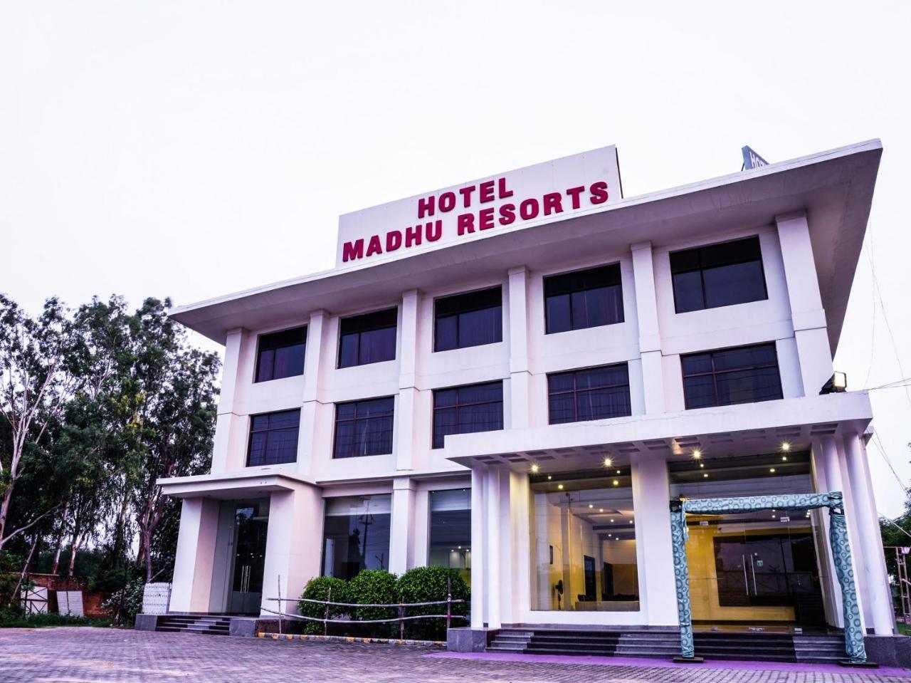 Madhu Resort Агра Экстерьер фото